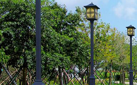 太阳能互助庭院灯价格为何差三倍？关键看这几点